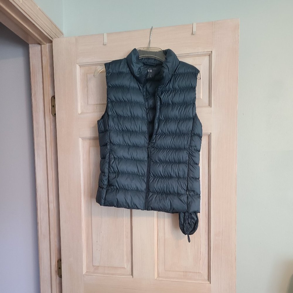 Uniqlo Ultra-Light Down Green Teal Puffer Vest Small